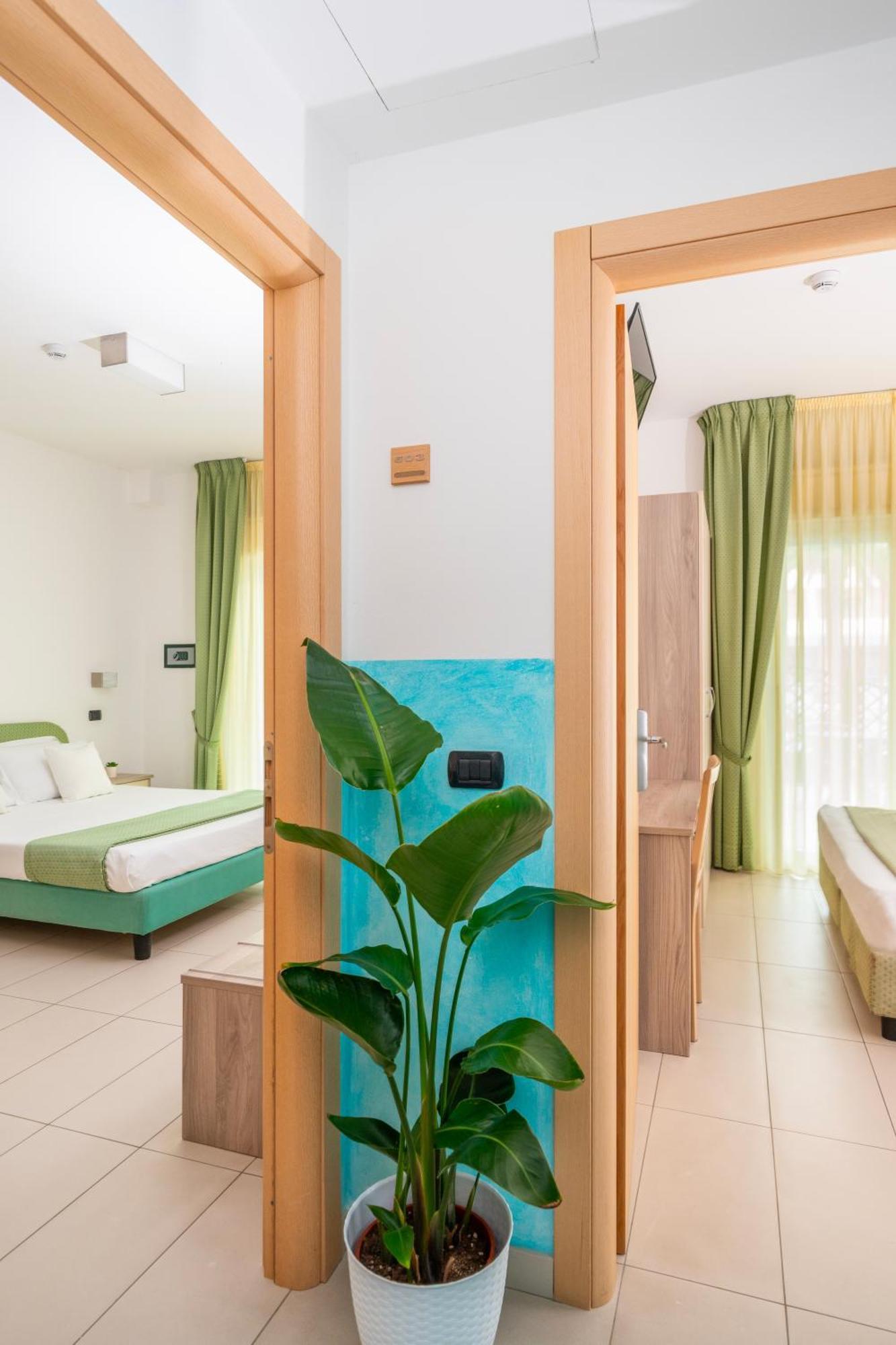 Park Hotel & Dependance Con Spiaggia Martinsicuro Kültér fotó