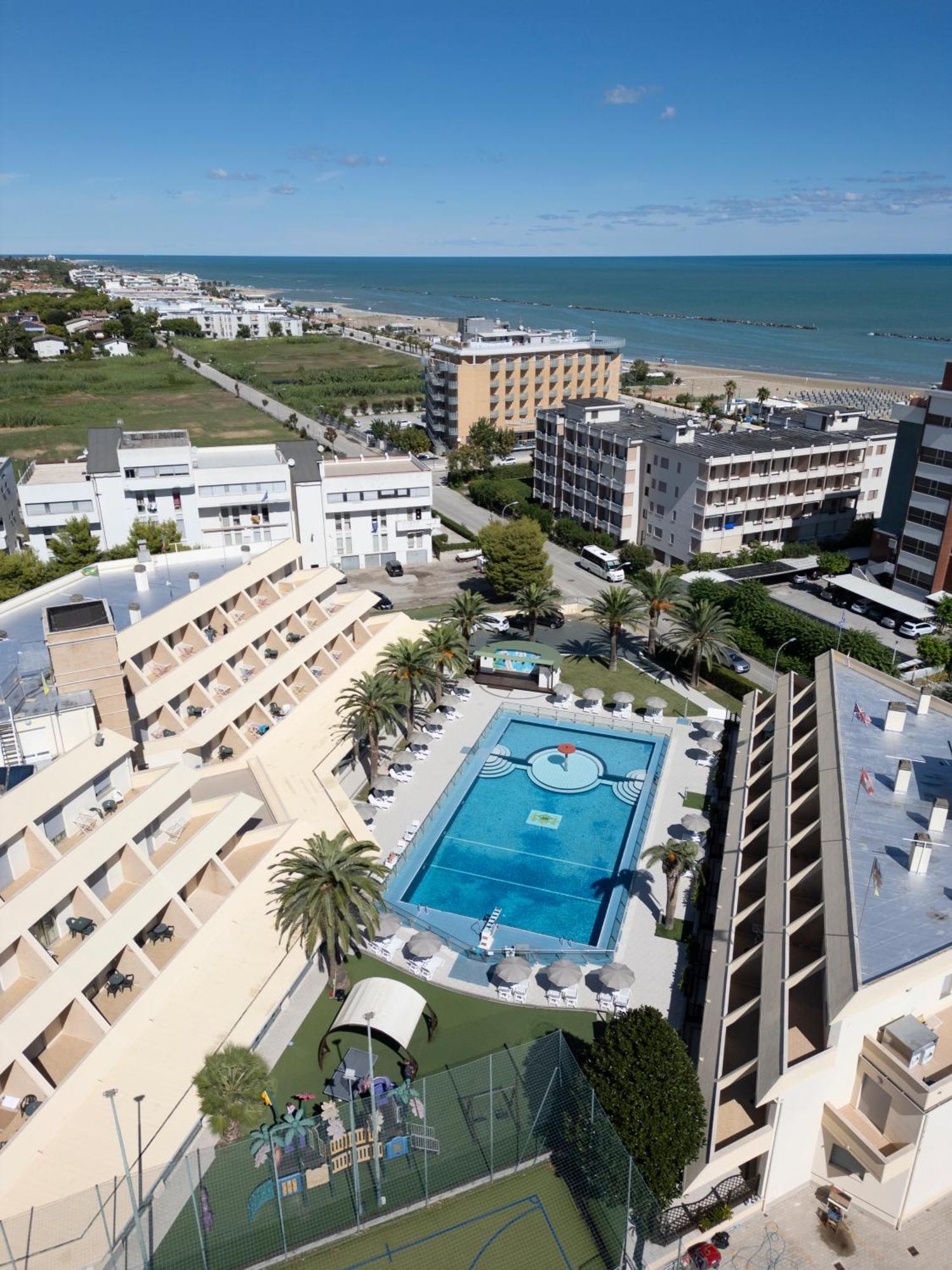 Park Hotel & Dependance Con Spiaggia Martinsicuro Kültér fotó